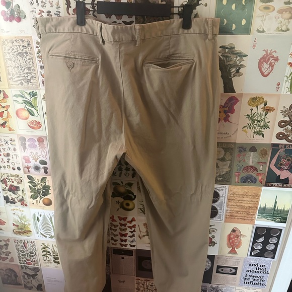 Old navy Khaki pants. Mens size 38x34length. Good condition. Not ironed in pic. - Picture 2 of 3